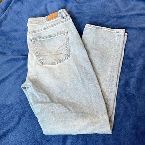 American eagle mom straight jean distressed